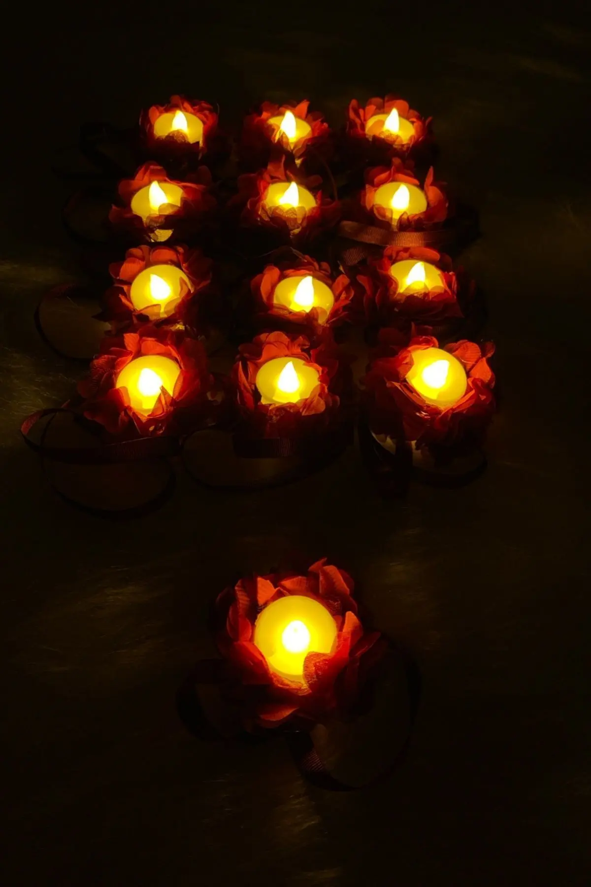 Bordo Ledli Kına El Mumu, Nedime, Bride, Bekarlığa Veda Partisi, Sünnet 12 Adet