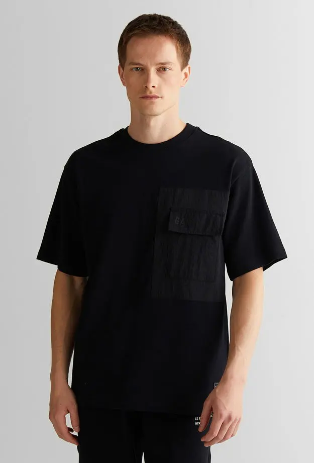 GANT Erkek Siyah Relaxed Fit Bisiklet Yaka Logolu T-Shirt