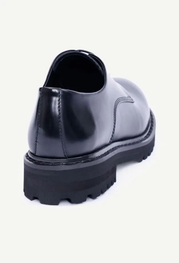 YARGICI Kalın Tabanlı Bağcıklı Deri Düz Ayakkabı