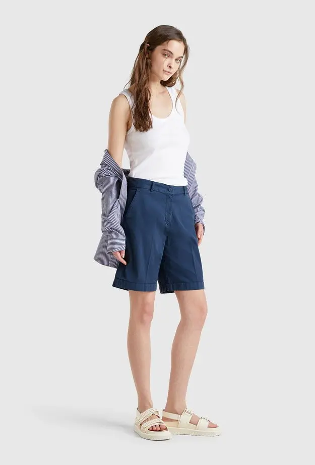 Kadın Denim Pamuk Karışımlı Önü Düğmeli Regular Fit Bermuda Şort