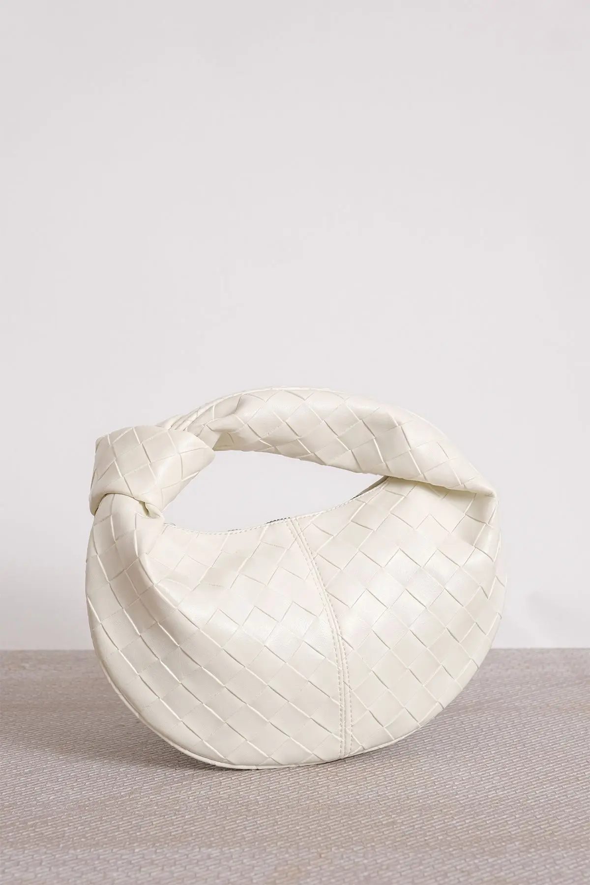 Çantacımstore Kadın Mini Jordie El Çantası Örgülü Kırık Beyaz Bttg