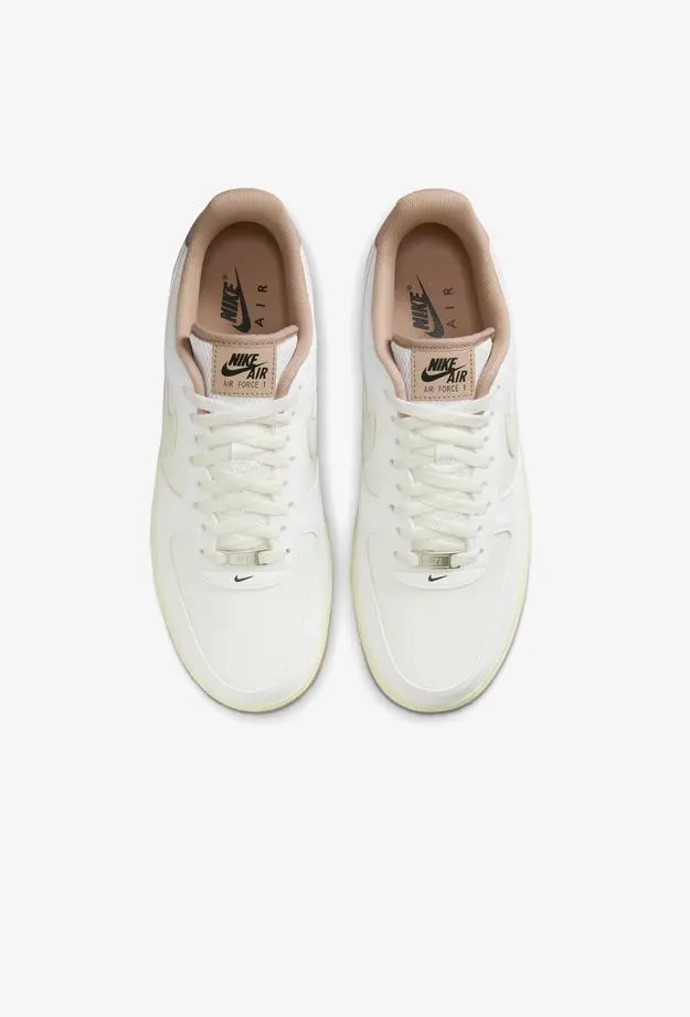 Nike Air Force 1 '07 LV8 Erkek Beyaz Spor Ayakkabı