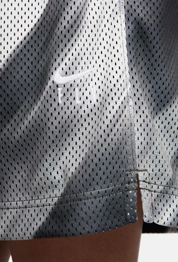 Nike Swoosh Fly Dri-FIT Kadın Siyah Şort