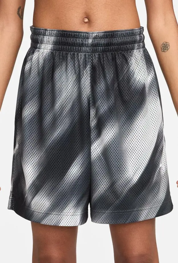 Nike Swoosh Fly Dri-FIT Kadın Siyah Şort