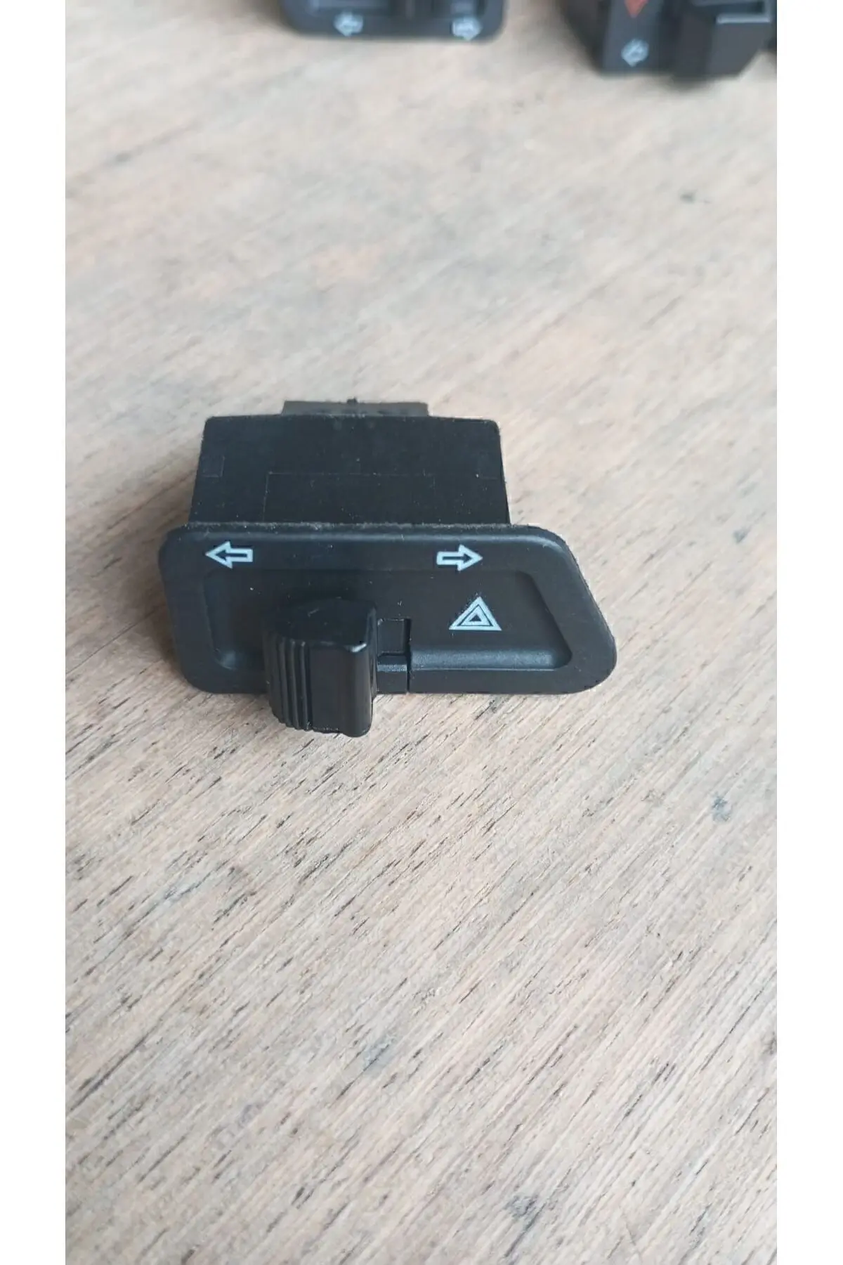 Motorsiklet 4’lü sinyal düğmesi