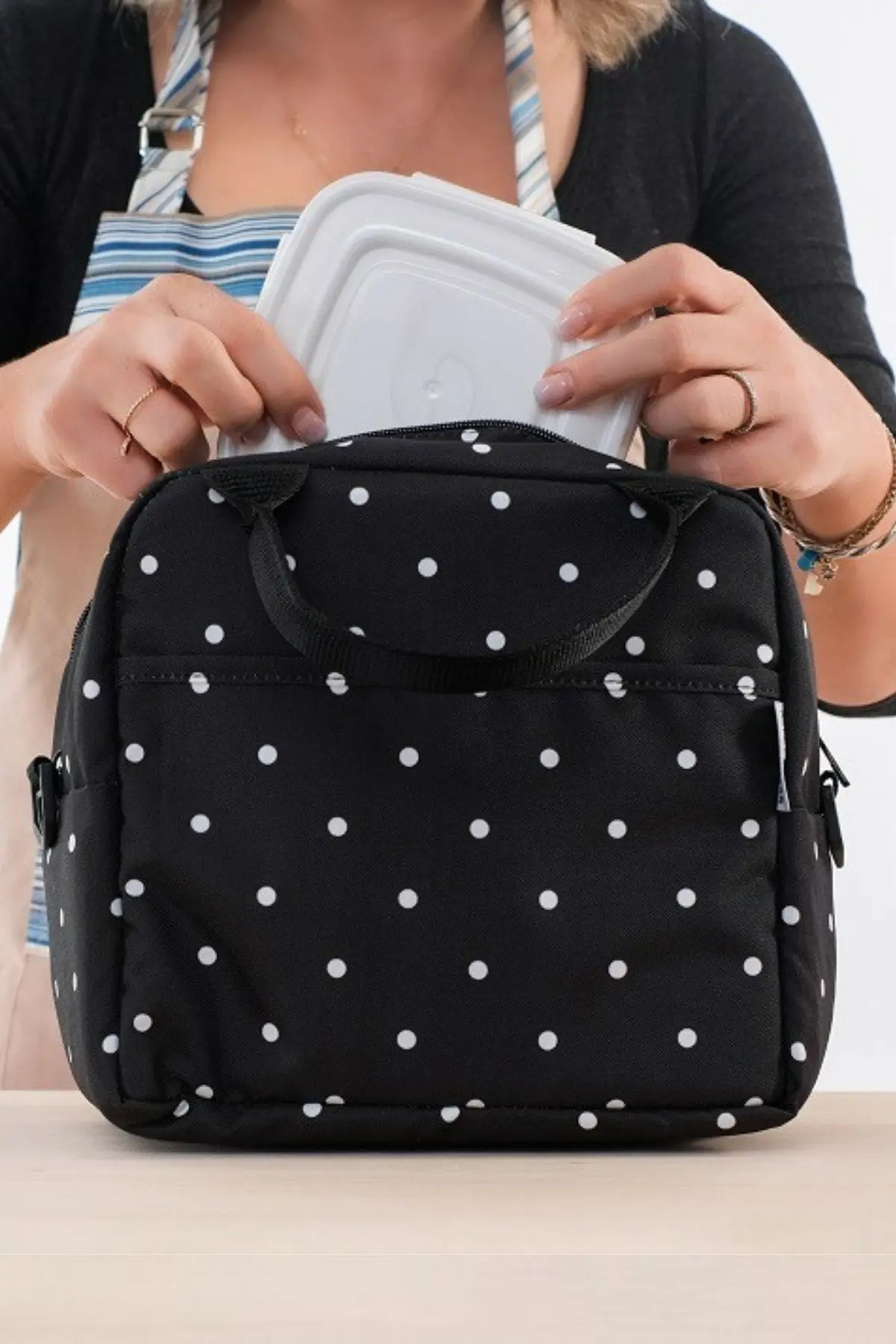 Isı Yalıtımlı Su Geçirmez Termal Çanta Yemek Taşıma Beslenme Çantası Askılı Siyah Puantiye Desenli