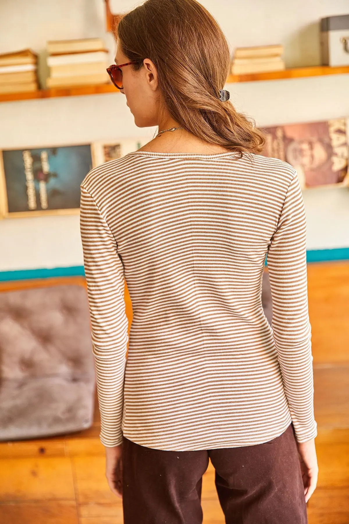 Kadın Çizgili Bej Patlı Kaşkorse Bluz BLZ-19000588