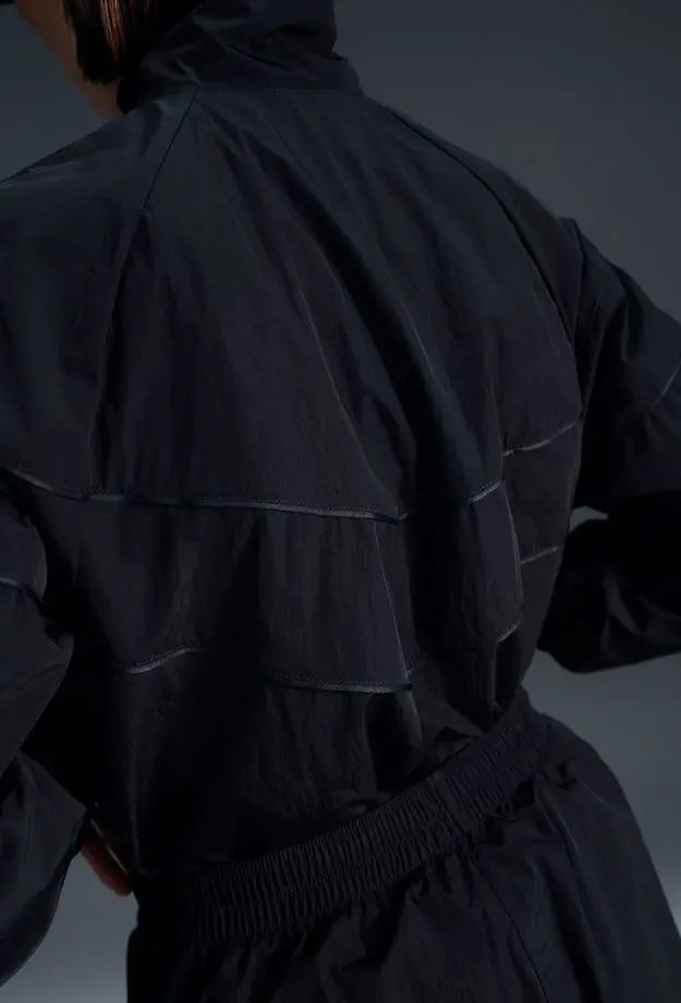 Nike Windrunner Kadın Siyah Ceket