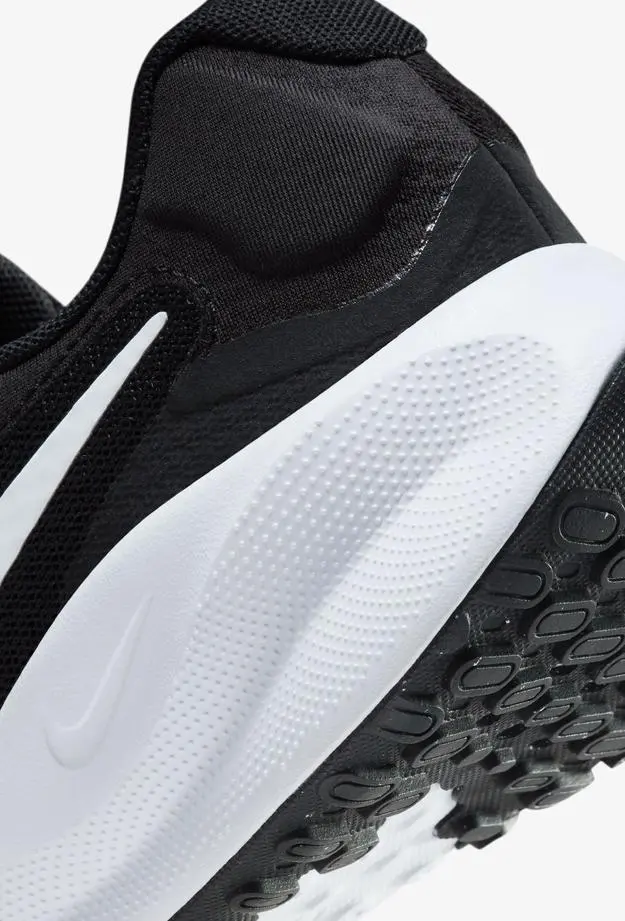 Nike Revolution 7 Kadın Siyah Spor Ayakkabı