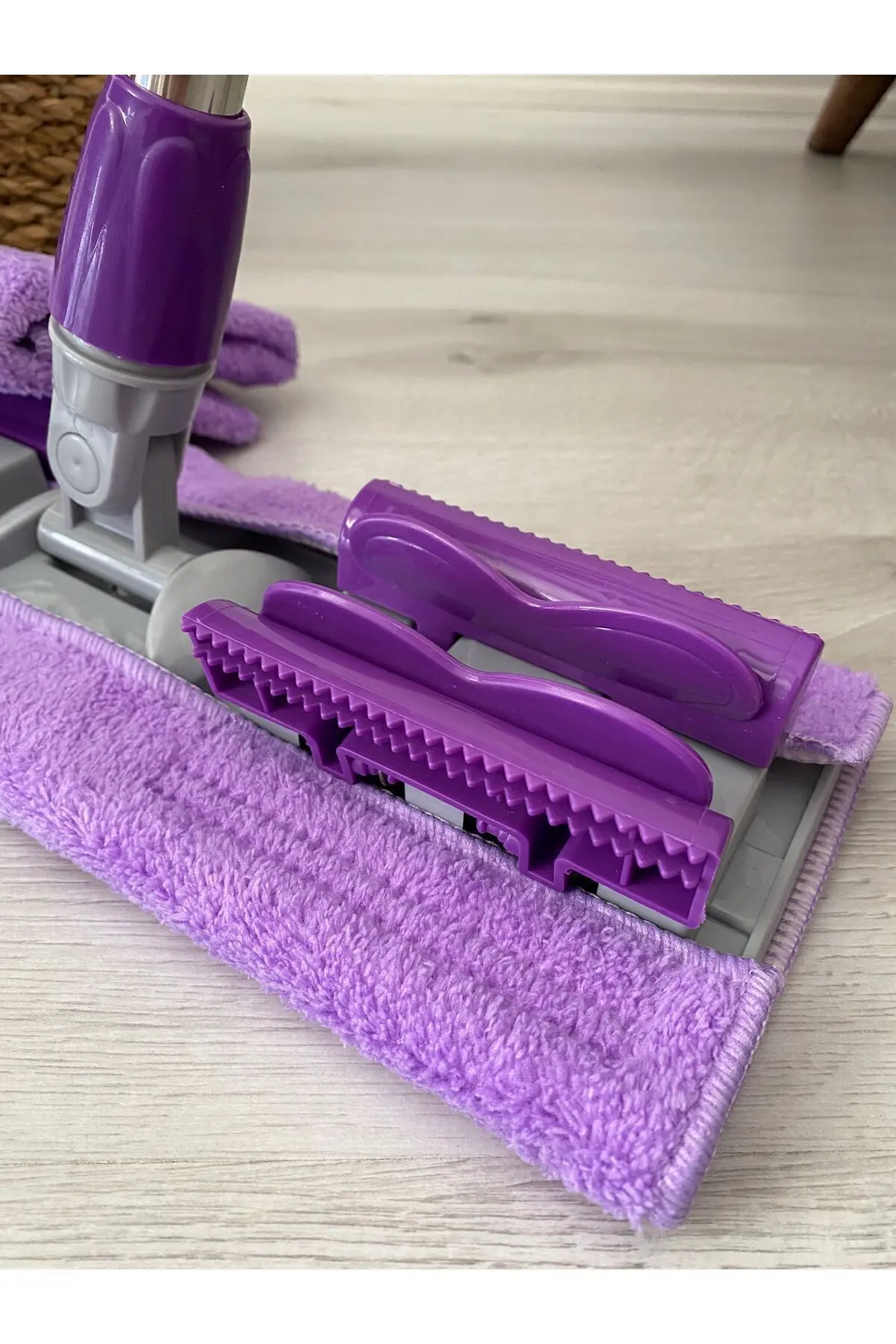 ( 1 Adet Yedek Bez Hediyeli ) Yer Mopu Fayans Duvar Yüzey Temizlik Mikrofiber Mandallı Mop