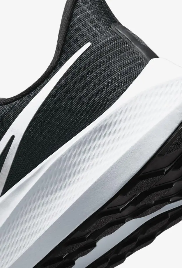 Nike  Air Zoom Pegasus 39 Erkek Siyah Spor Ayakkabı