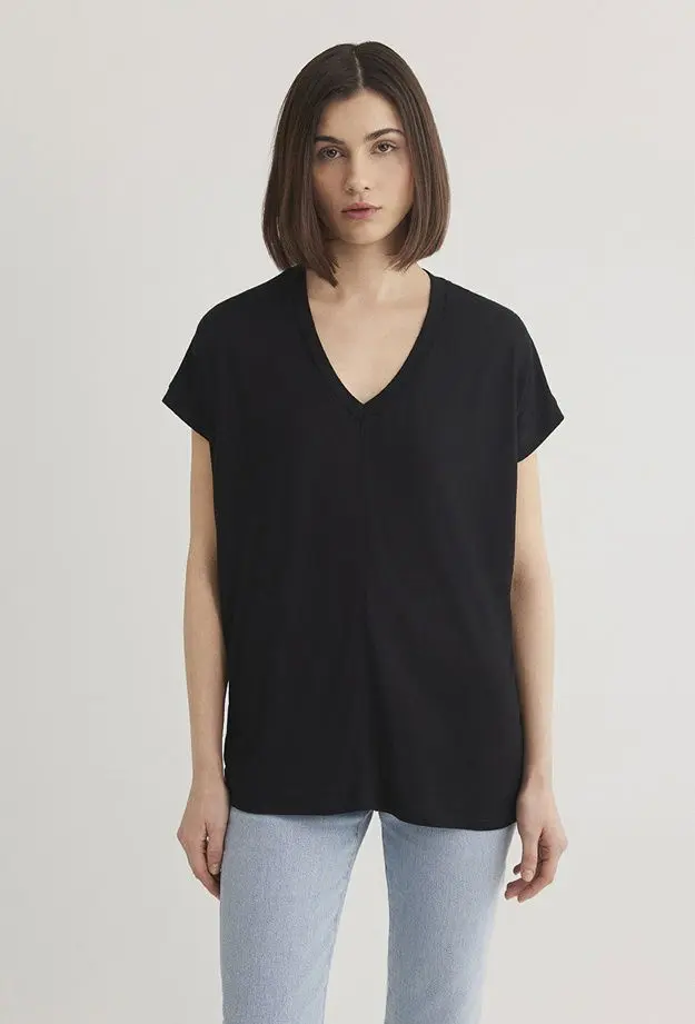 Mavi V Yaka Siyah Basic Viskoz Tişört Loose Fit / Bol Rahat Kesim 166449-900