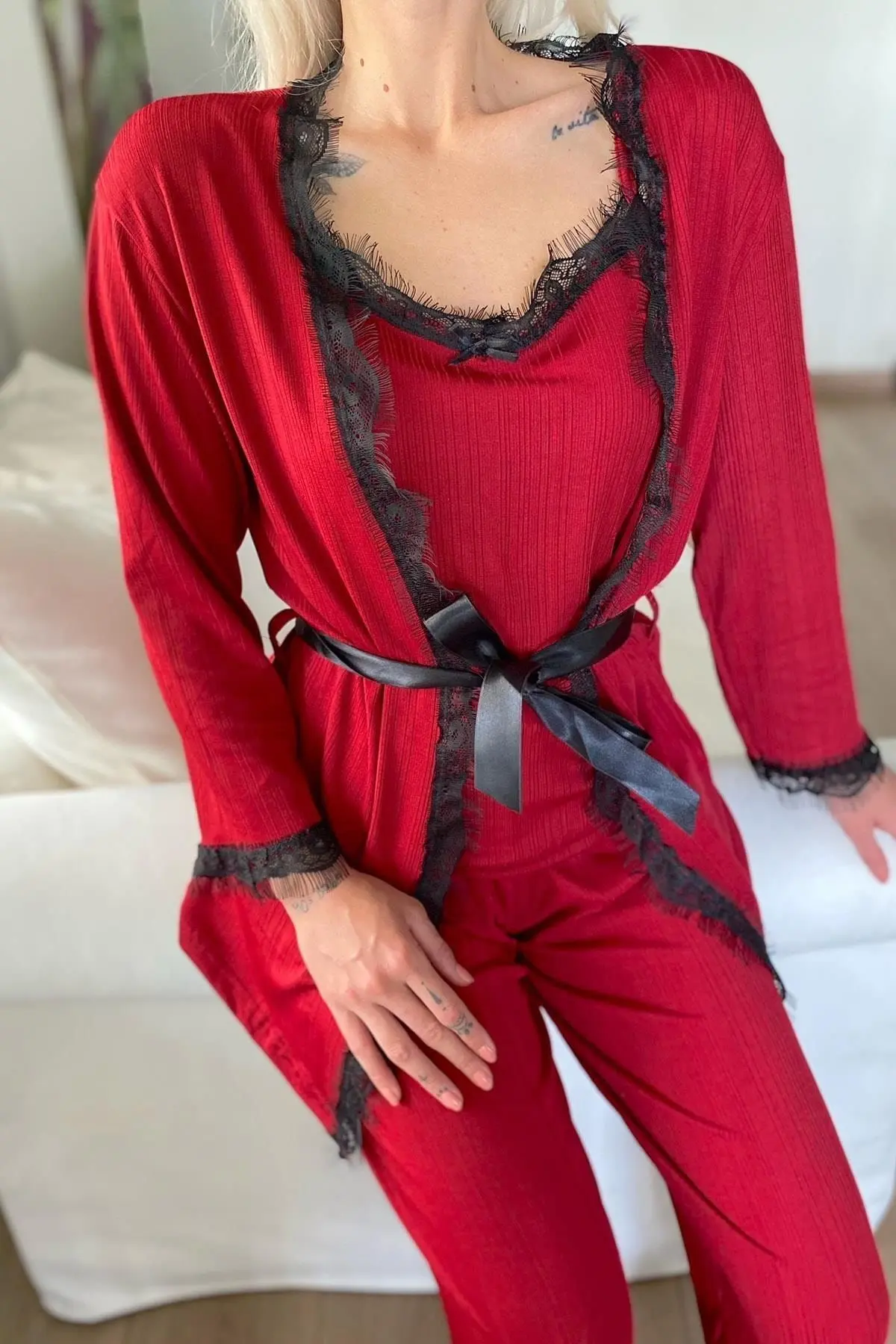 Kadın Kırmızı Desenli Sabahlıklı Pegasus Pijama Takımı