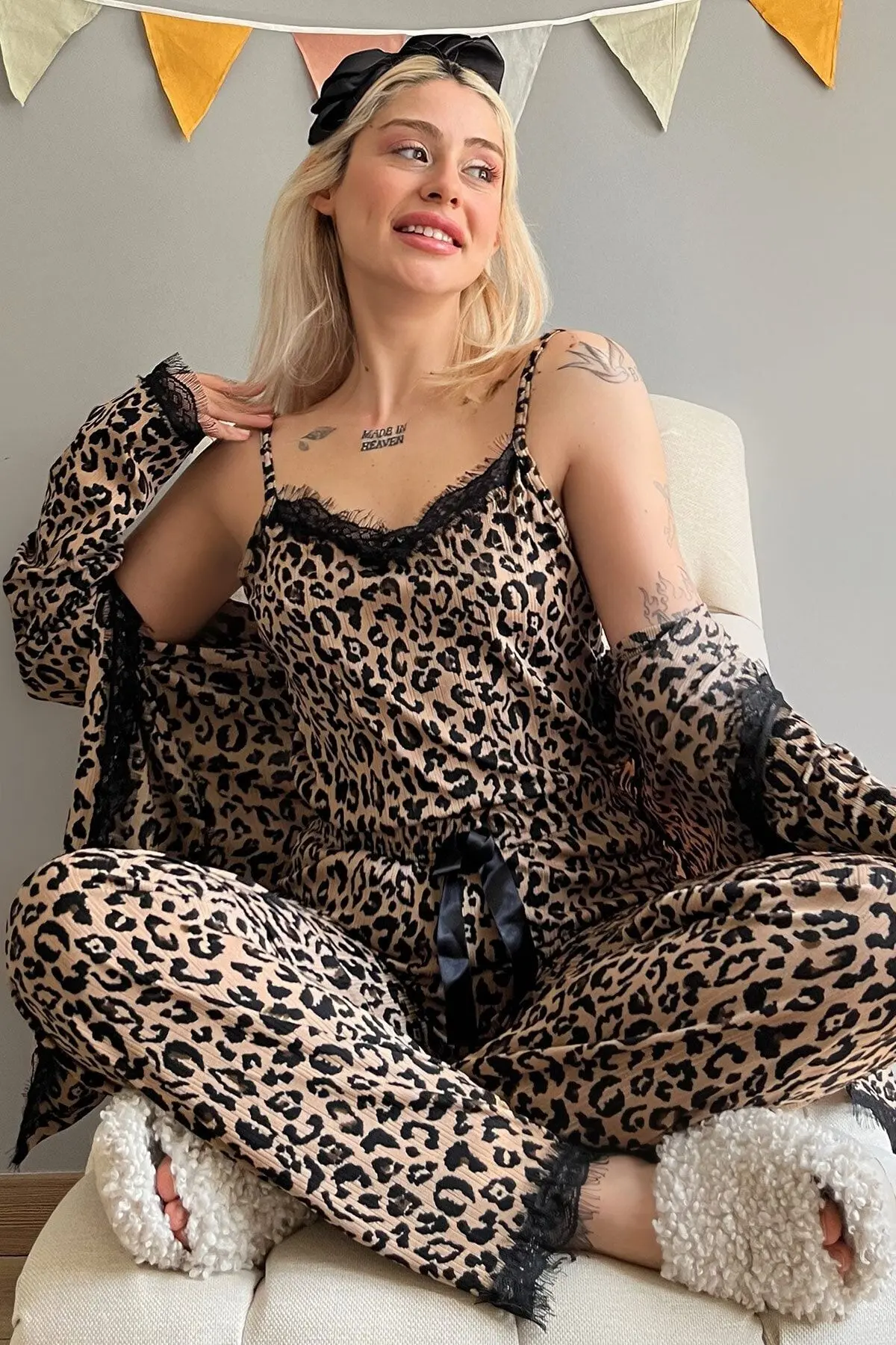 Pijamaevi Kadın Kahverengi Leopar Desenli Sabahlıklı Pegasus Pijama Takımı