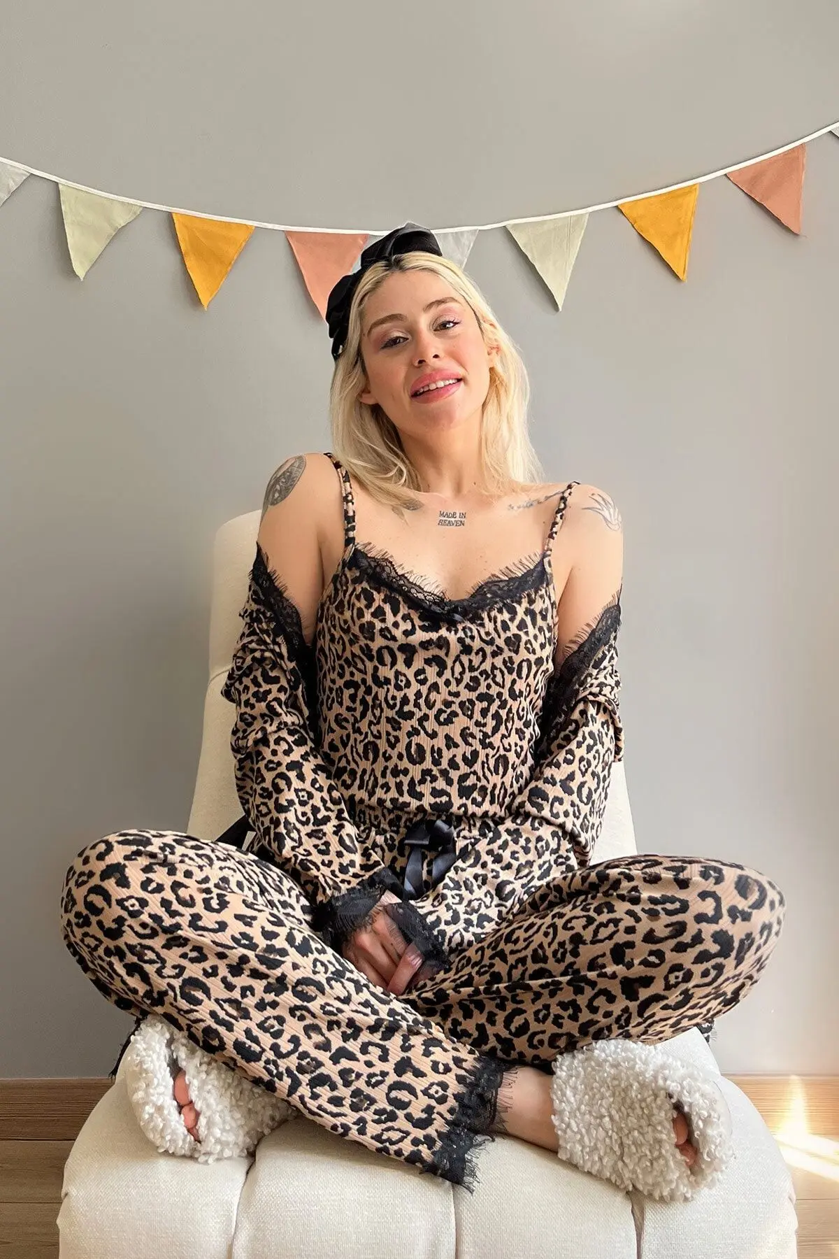 Kadın Kahverengi Leopar Desenli Sabahlıklı Pegasus Pijama Takımı
