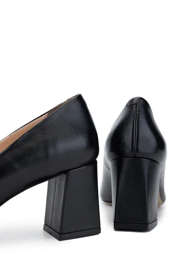 Tamer Tanca Kadın Hakiki Deri Siyah Deri Topuklu Ayakkabı