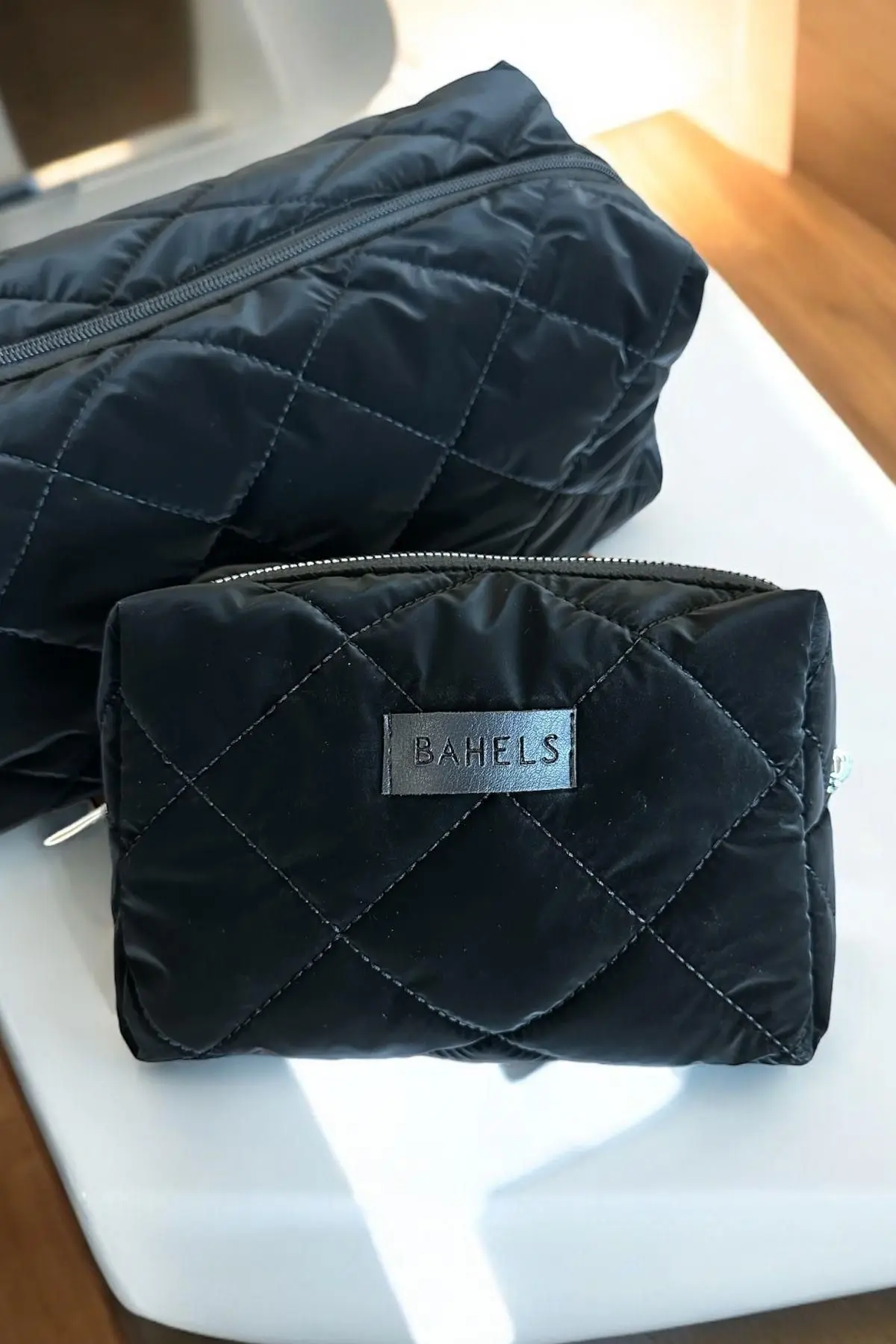 BAHELS Siyah Kapitone Makyaj Çantası