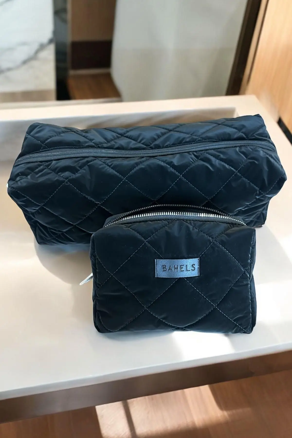 Siyah Kapitone Makyaj Çantası