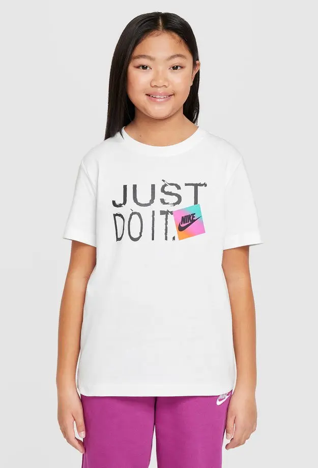 Nike Nike Sportswear Genç Çocuk Beyaz T-Shirt