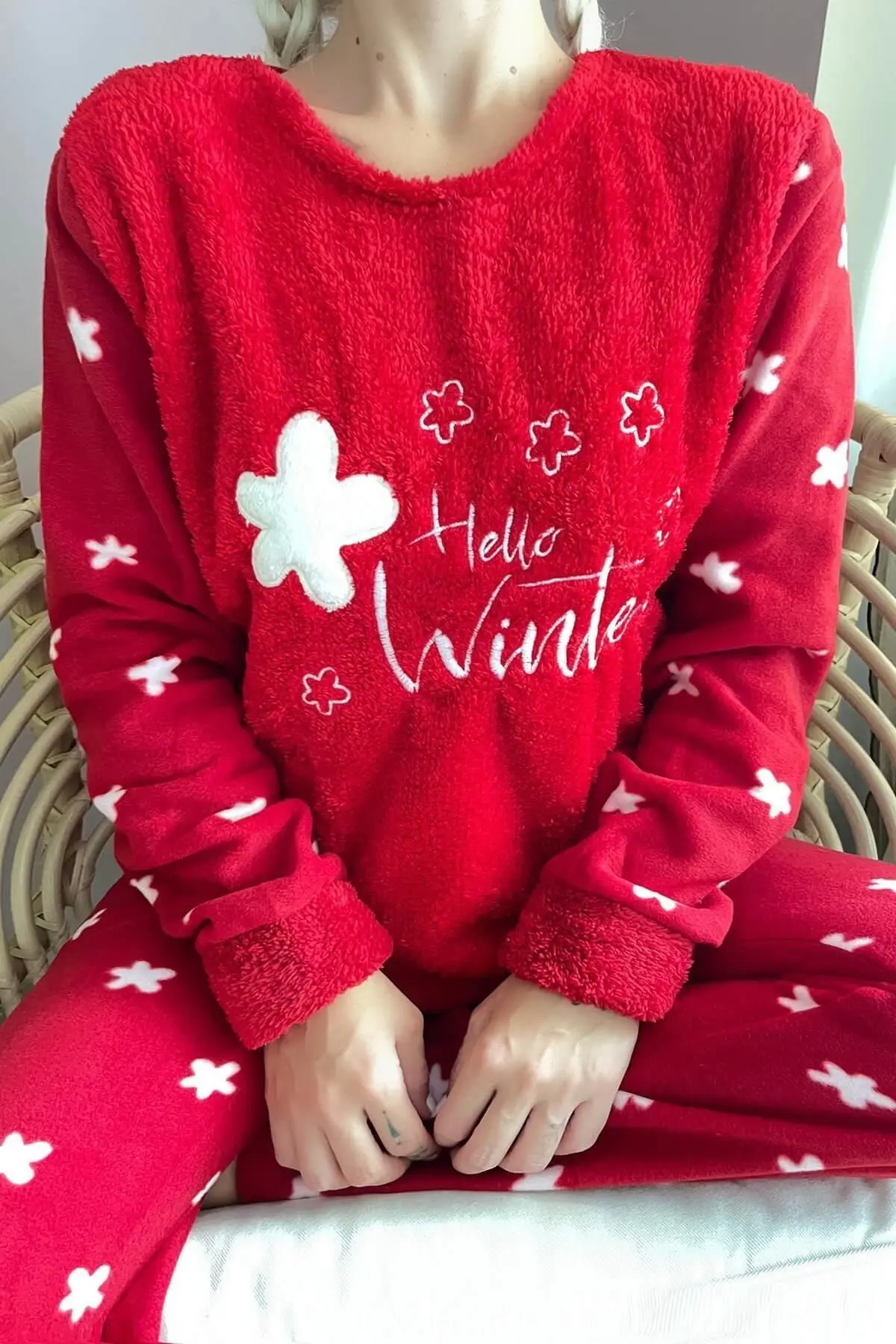 Kırmızı Hello Winter Desenli Kadın Peluş Pijama Takımı