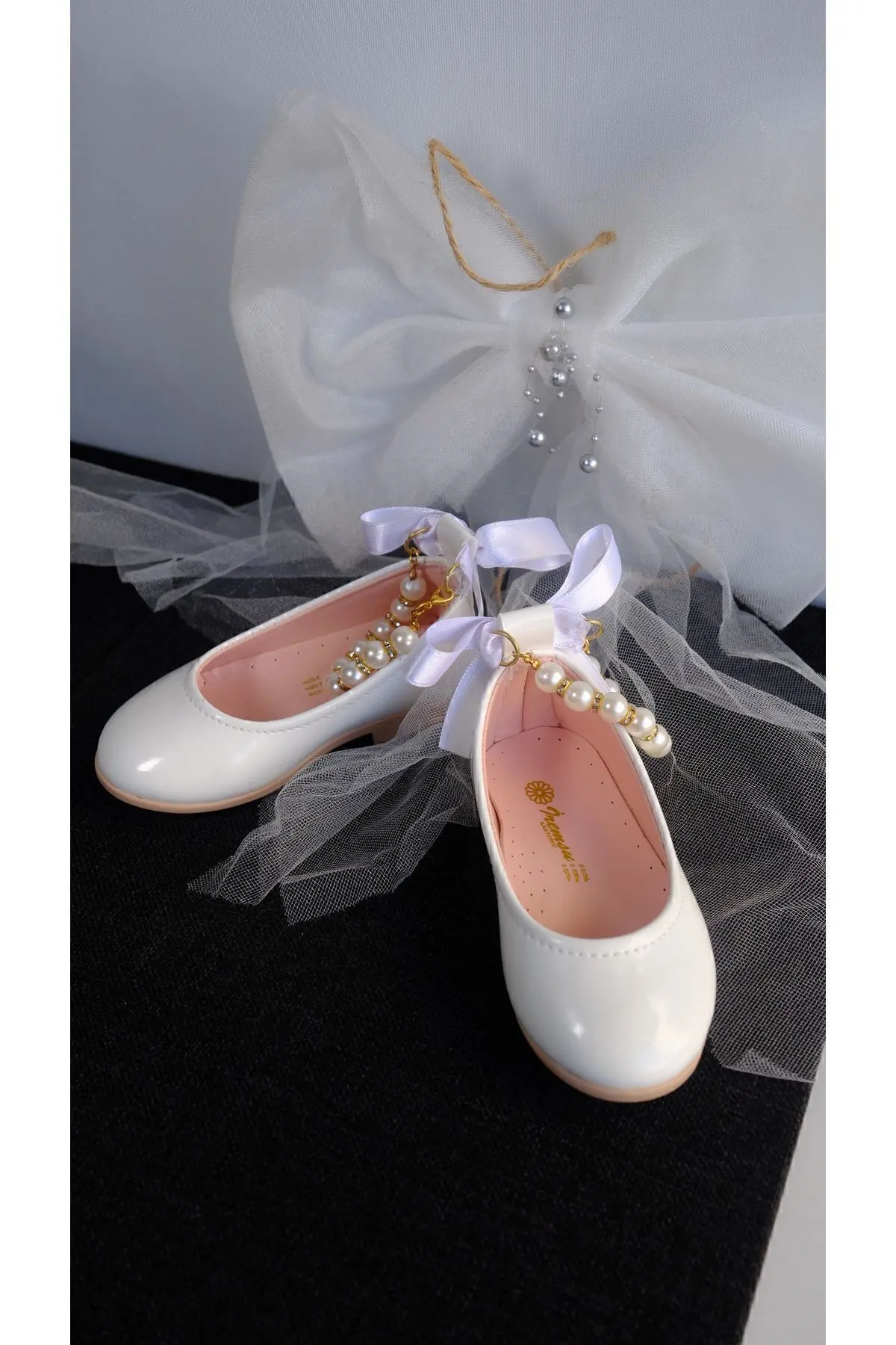 Kız Çocuk Parlak Beyaz Bileği İncili Babet