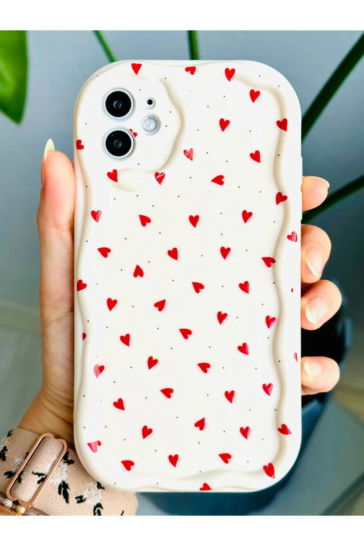 Iphone 11 Uyumlu Kenarı Dalgalı Minik Kırmızı Kalpler Baskı  Tasarımlı Yumuşak Silikon Kılıf