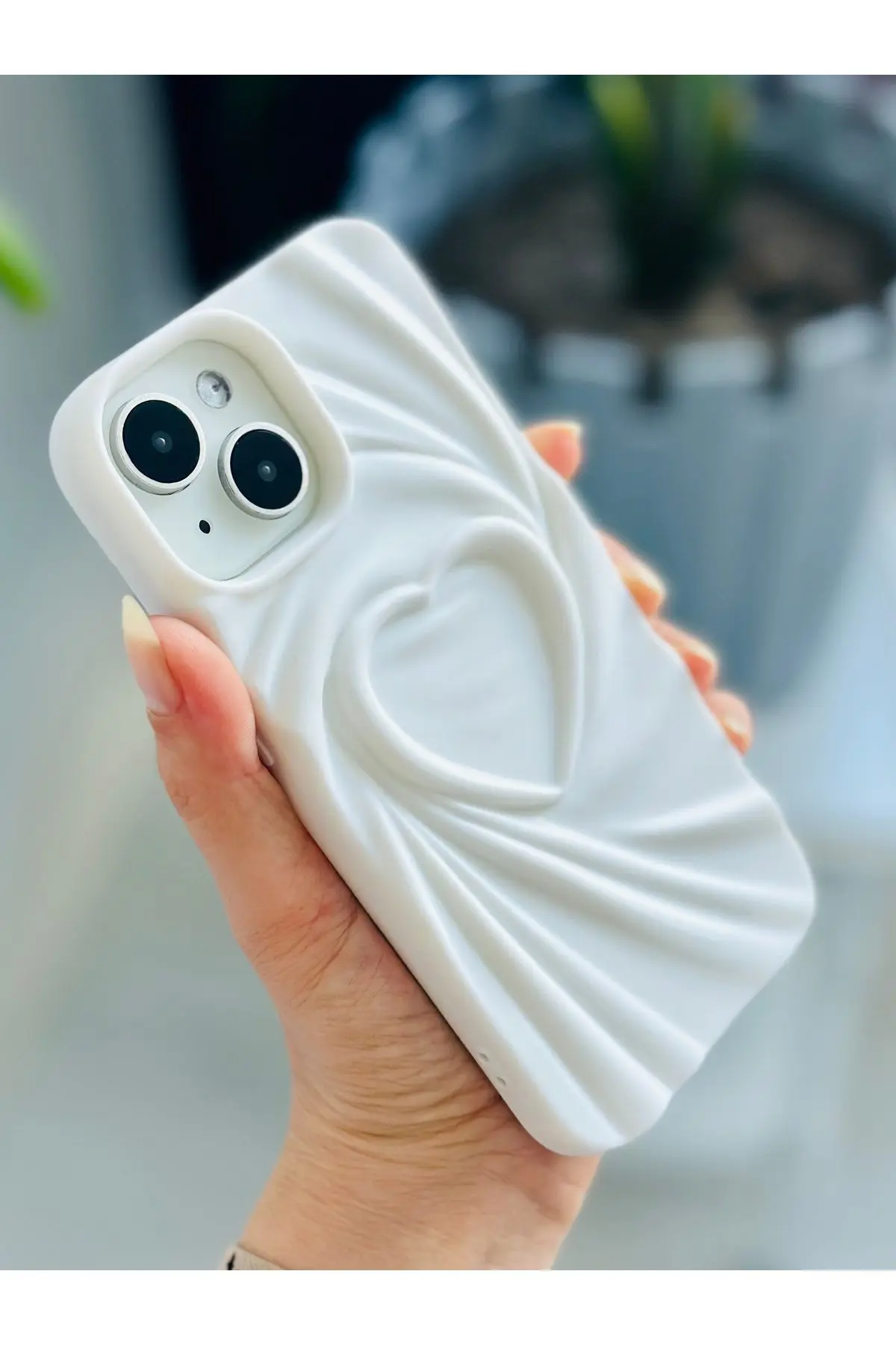 Apple Iphone 13 - 14 - 15  Uyumlu 3D Mat Saten Kalp Kabartma Desenli Darbe Önleyici Silikon Kılıf