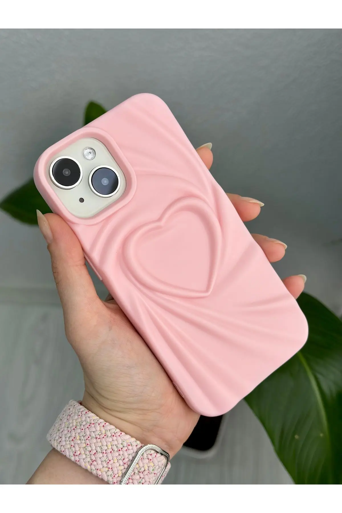 Apple Iphone 13 - 14 - 15  Uyumlu 3D Mat Saten Kalp Kabartma Desenli Darbe Önleyici Silikon Kılıf