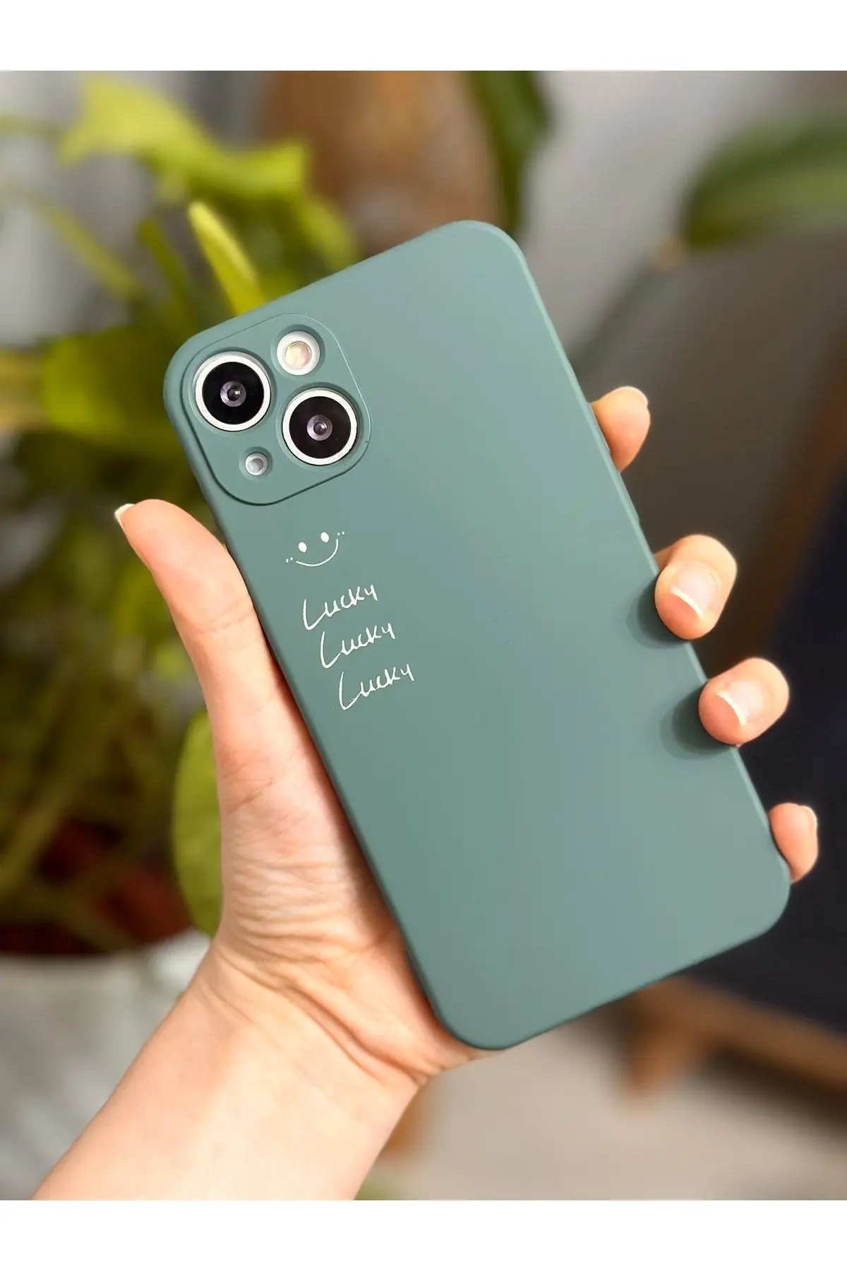 Iphone 13 Ve 14 Uyumlu Kamera Korumalı Içi Kadife Lucky Lansman Baskılı Kılıf