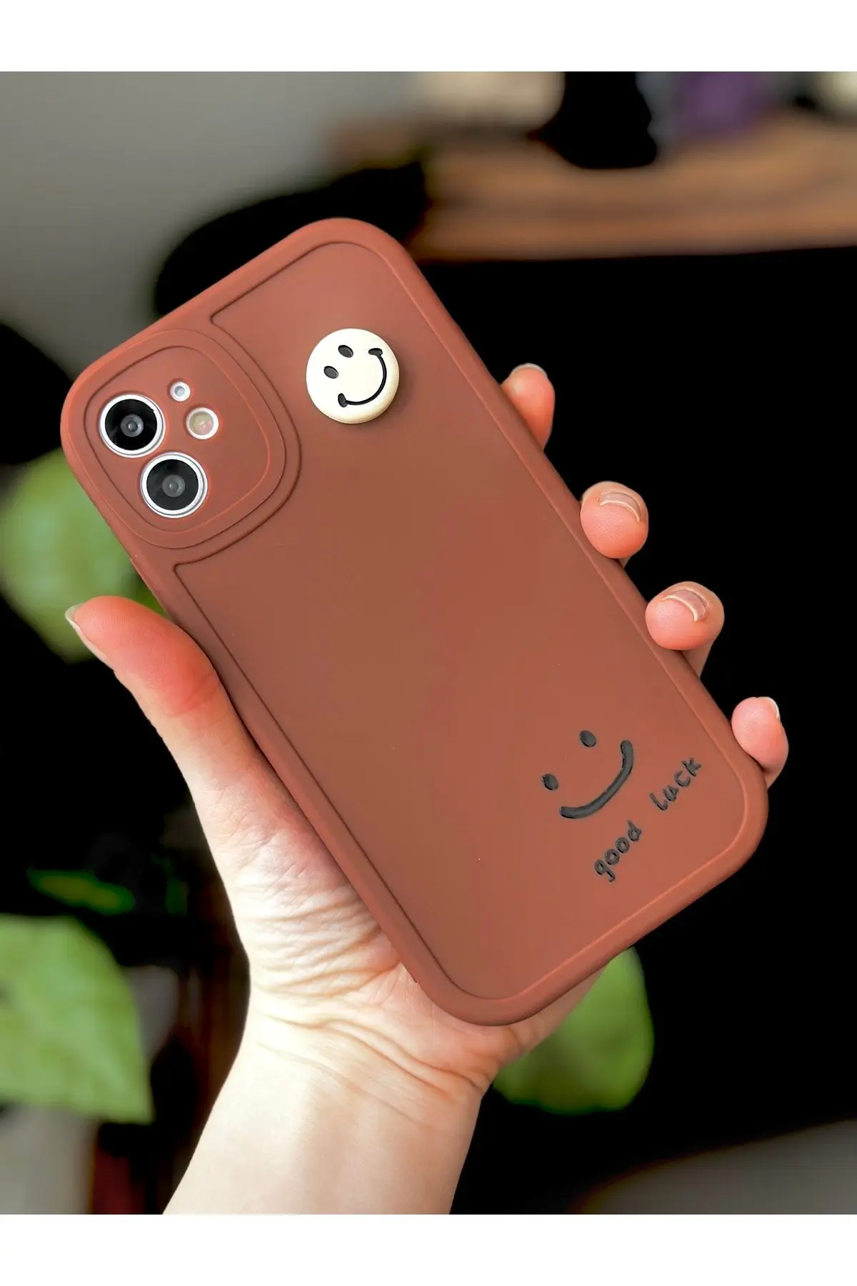 Iphone 11 Yuvarlak Kamera Tasarımlı Smile Kahve Yumuşak Silikon Kamera Korumalı Kılıf