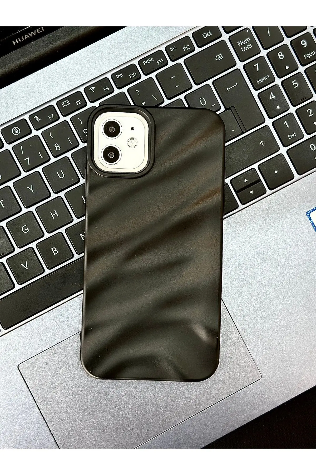 Iphone 11 Uyumlu 3d Wave Kabartma Mat Silikon Kılıf