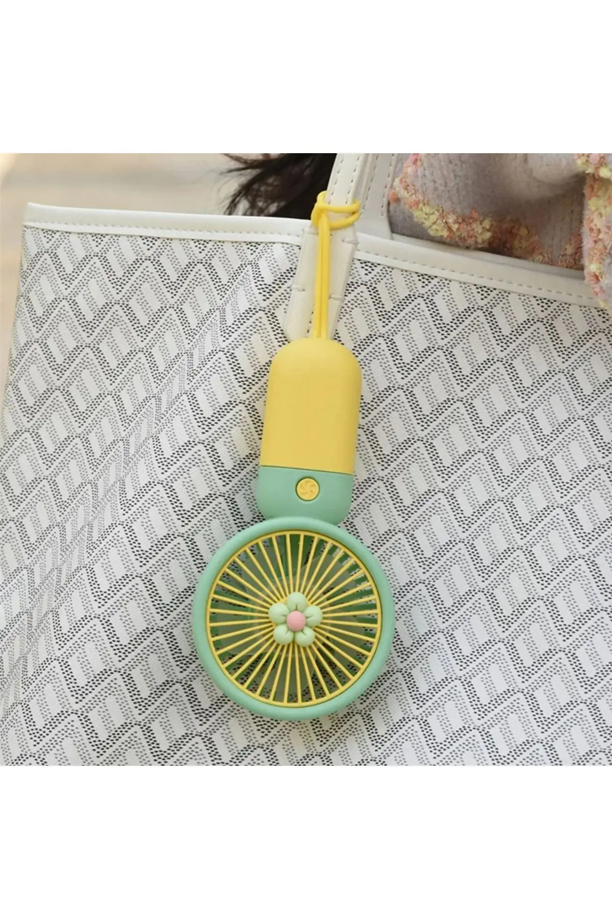 İpli El Fanı Papatyalı Model Şarjlı Fan Vantilatör Serinletici Taşınabilir