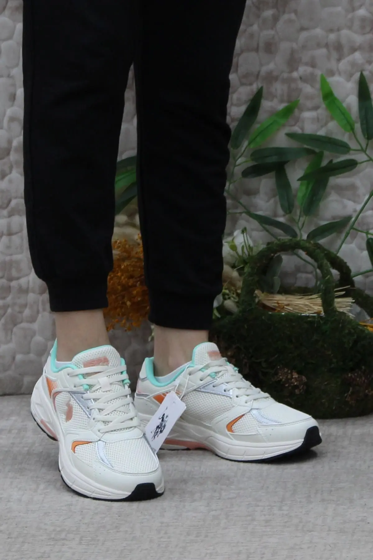 Sneaker