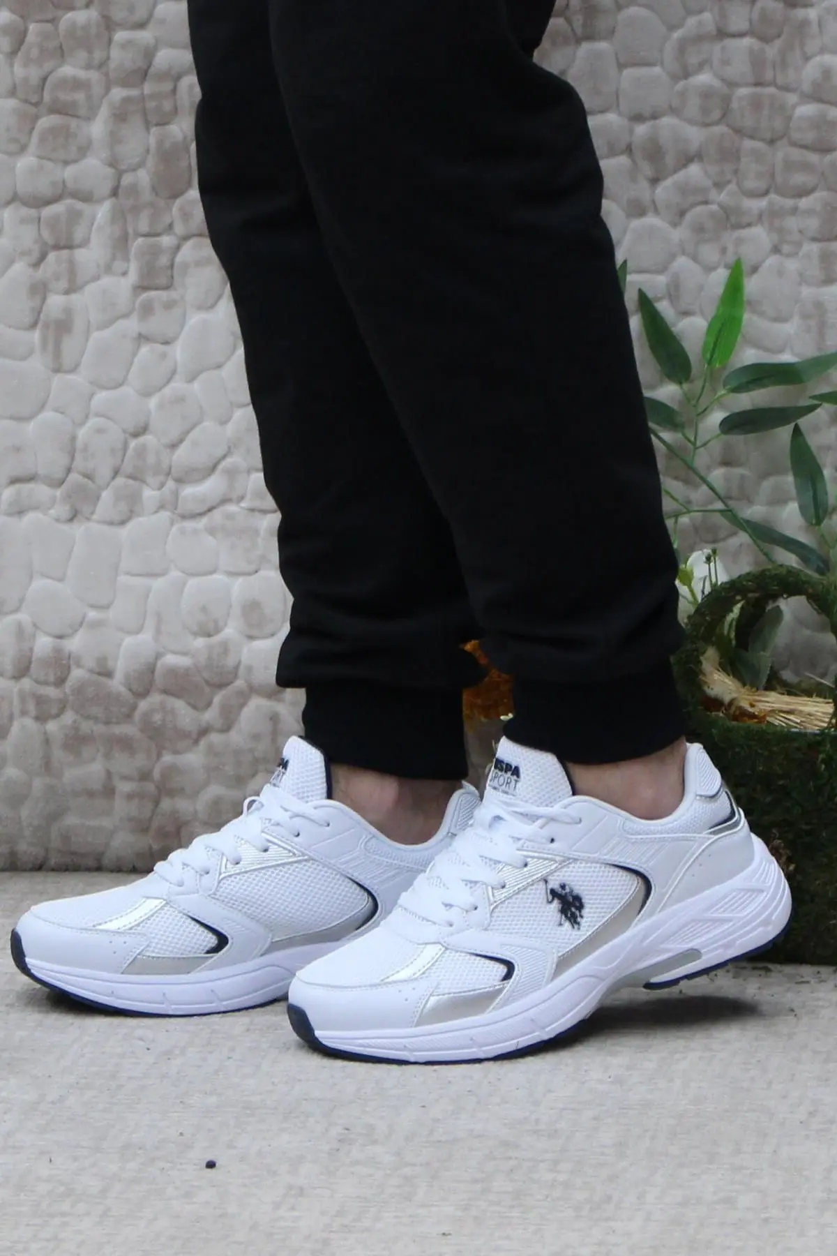Sneaker