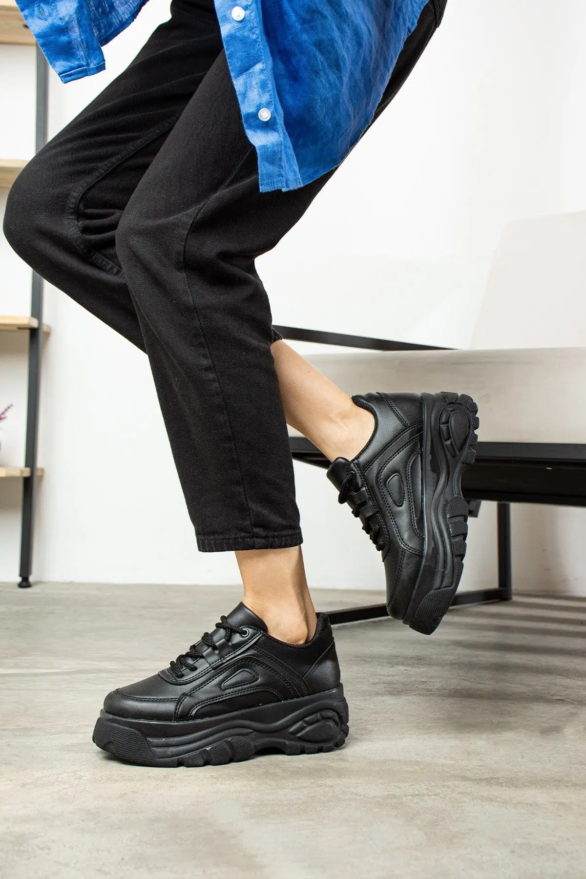 Günlük Kadın Siyah Sneaker Desenli Hafif Yüksek Taban Bağcıklı Spor Ayakkabı 001