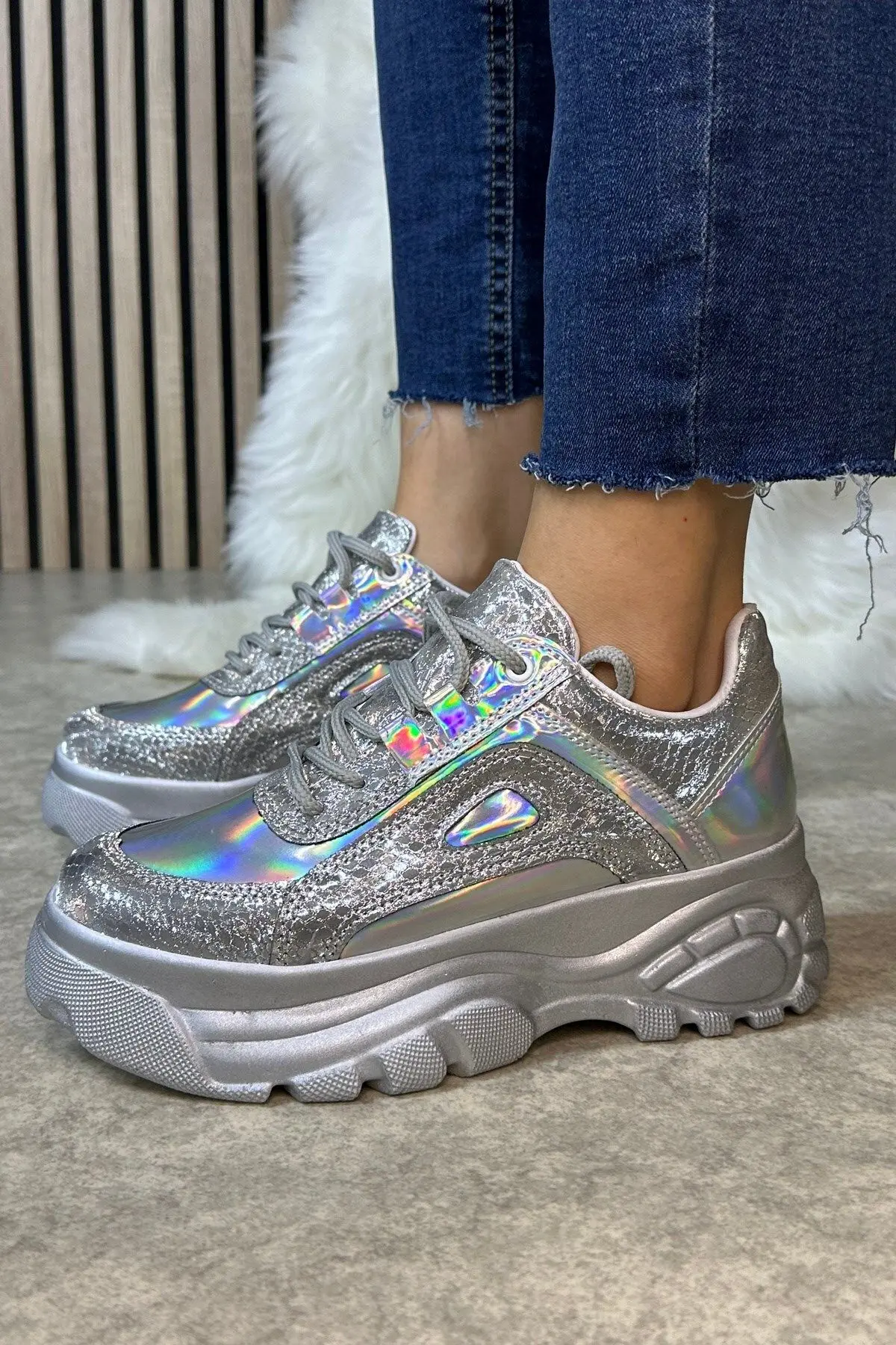 Günlük Kadın Gümüş Spor Ayakkabı Yüksek Taban 6 Cm Sneaker 001