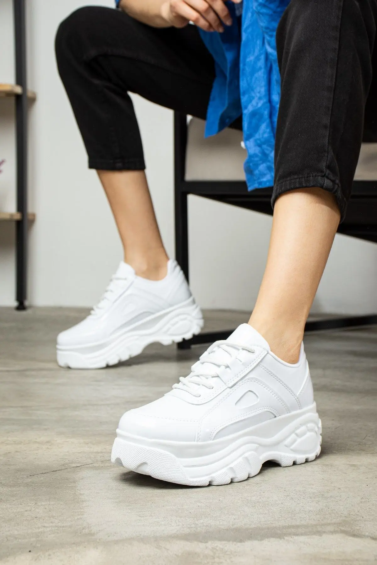 Günlük Kadın Beyaz Rugan Sneaker Desenli Hafif Yüksek Taban Bağcıklı Spor Ayakkabı 001
