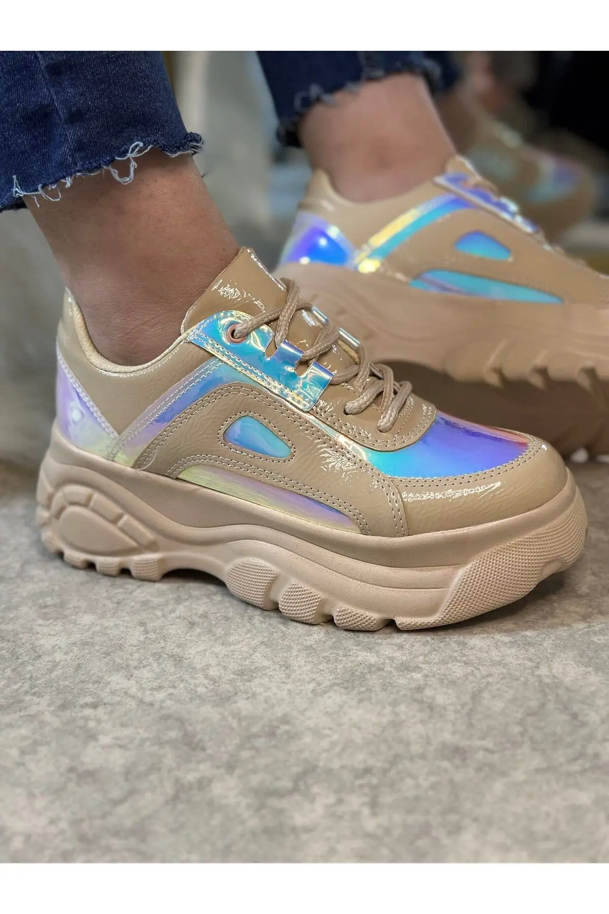 Günlük Kadın Bej Hologram Spor Ayakkabı Yüksek Taban 6 Cm Sneaker 001