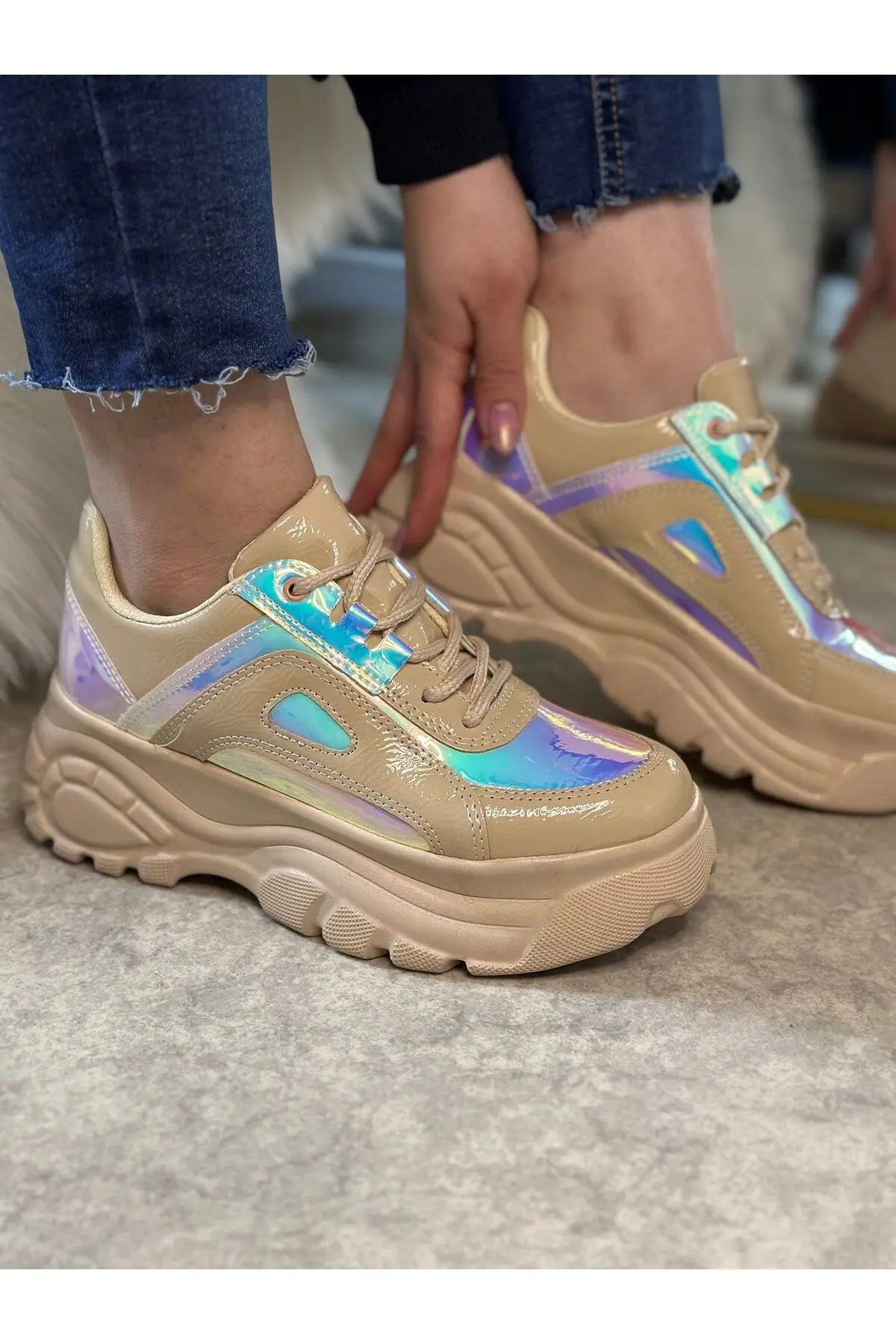 Günlük Kadın Bej Hologram Spor Ayakkabı Yüksek Taban 6 Cm Sneaker 001