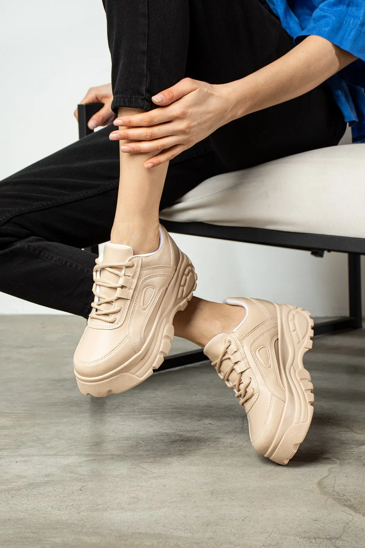 Günlük Kadın Bej Sneaker Desenli Hafif Yüksek Taban Bağcıklı Spor Ayakkabı 001