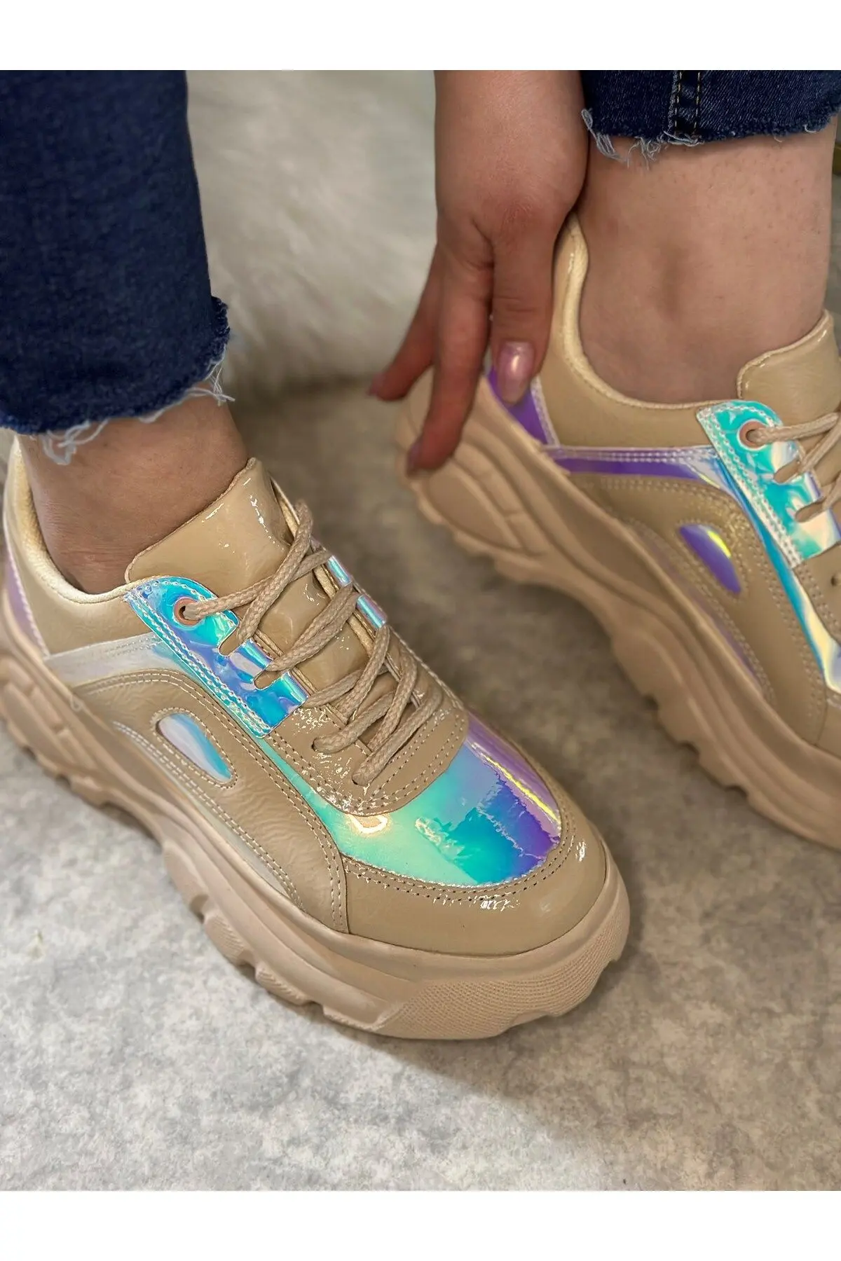 Günlük Kadın Bej Hologram Spor Ayakkabı Yüksek Taban 6 Cm Sneaker 001