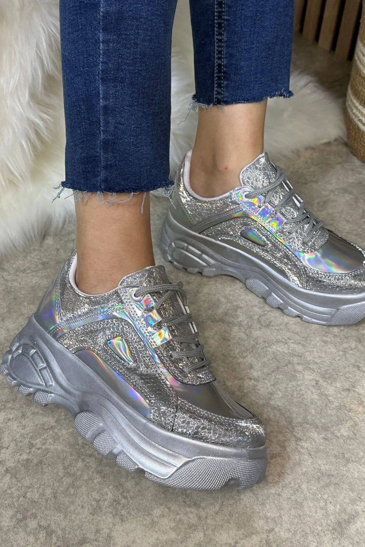 Günlük Kadın Gümüş Spor Ayakkabı Yüksek Taban 6 Cm Sneaker 001