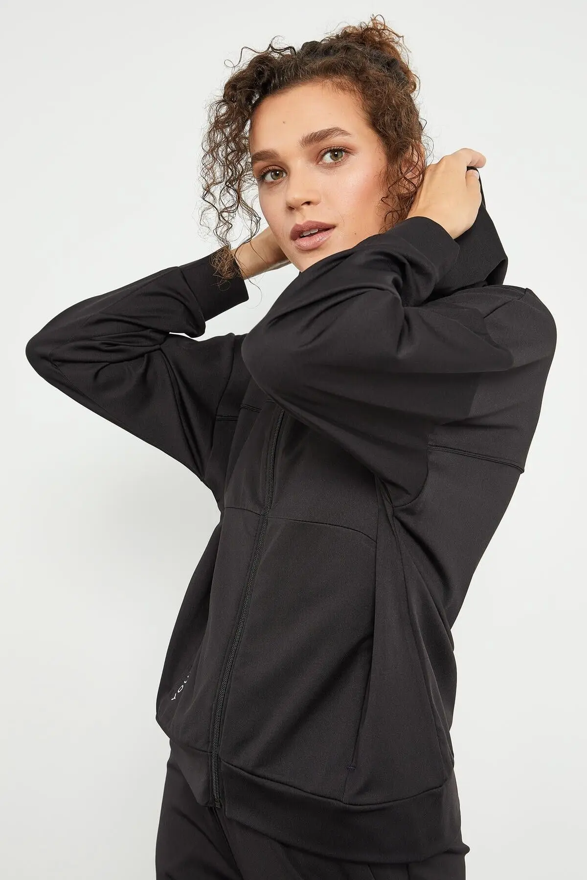 Siyah Kapüşonlu Gizli Cep Detaylı Standart Kalıp Kadın Eşofman Takımı - 95306