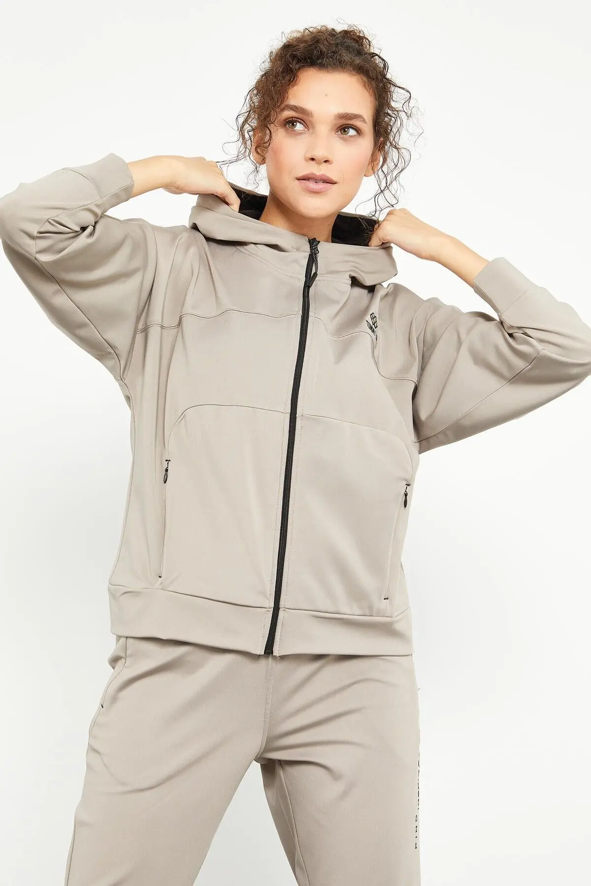 Koyu Bej Kapüşonlu Gizli Cep Detaylı Standart Kalıp Kadın Eşofman Takımı - 95306