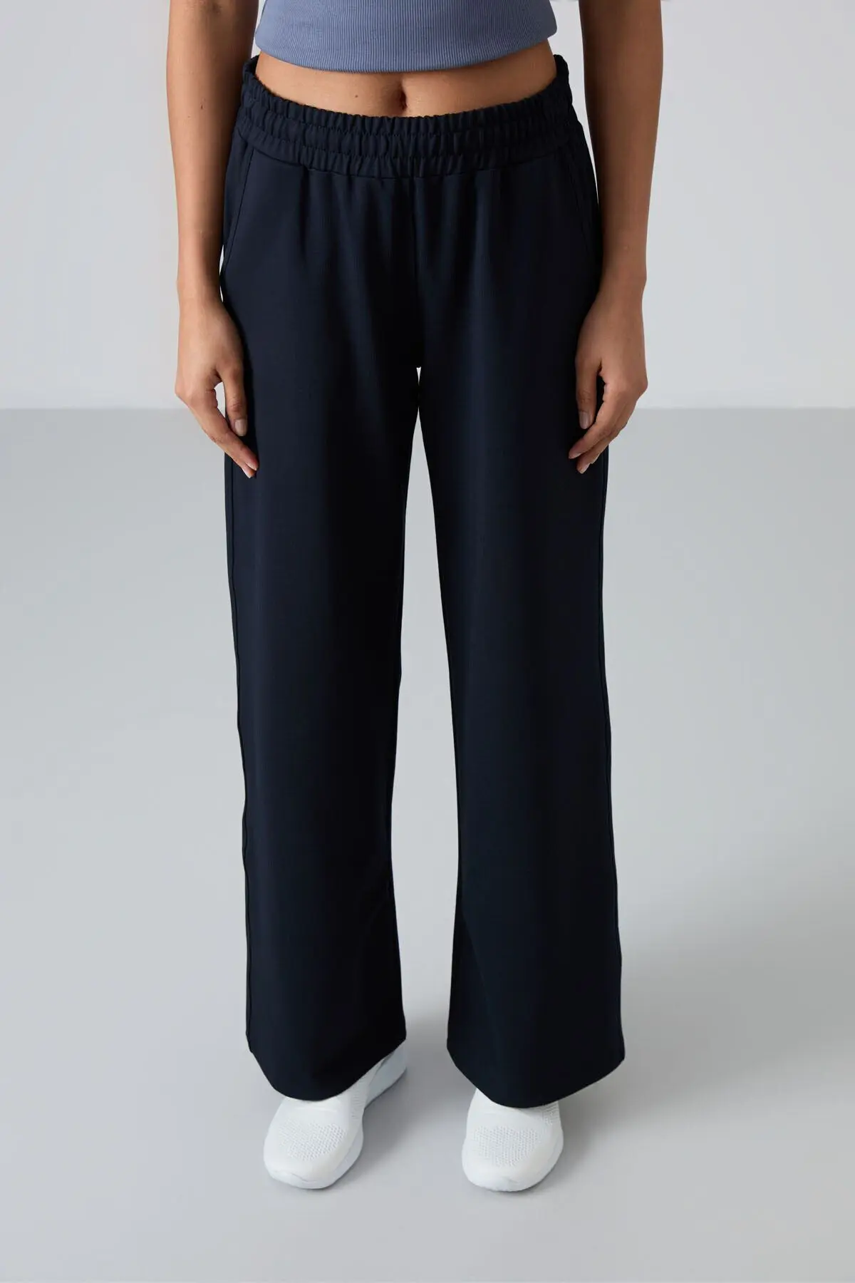 Lacivert Yüksek Bel Cepli Rahat Form Geniş Paça Kadın Eşofman Alt - 94567