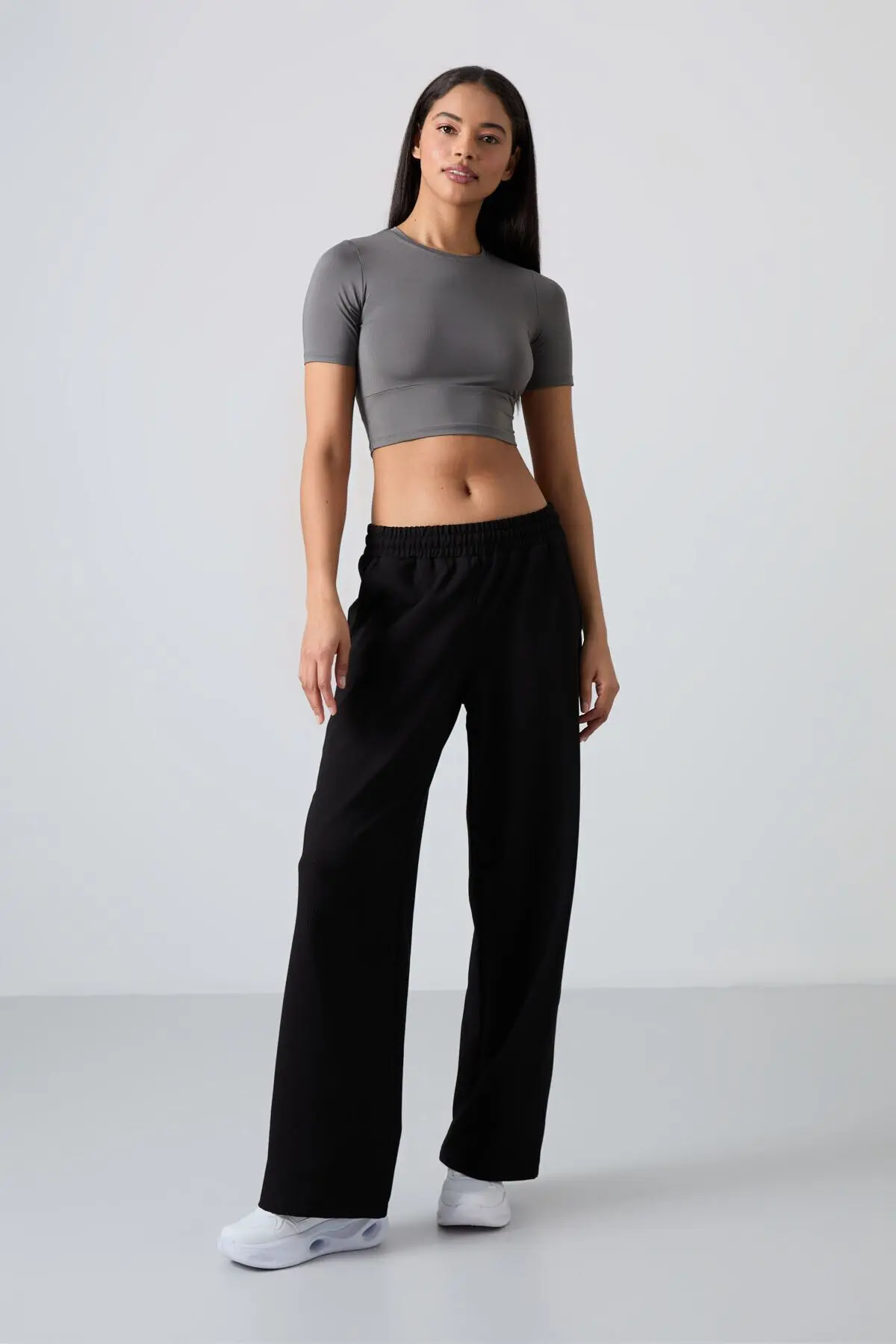 Siyah Yüksek Bel Cepli Rahat Form Geniş Paça Kadın Eşofman Alt - 94567