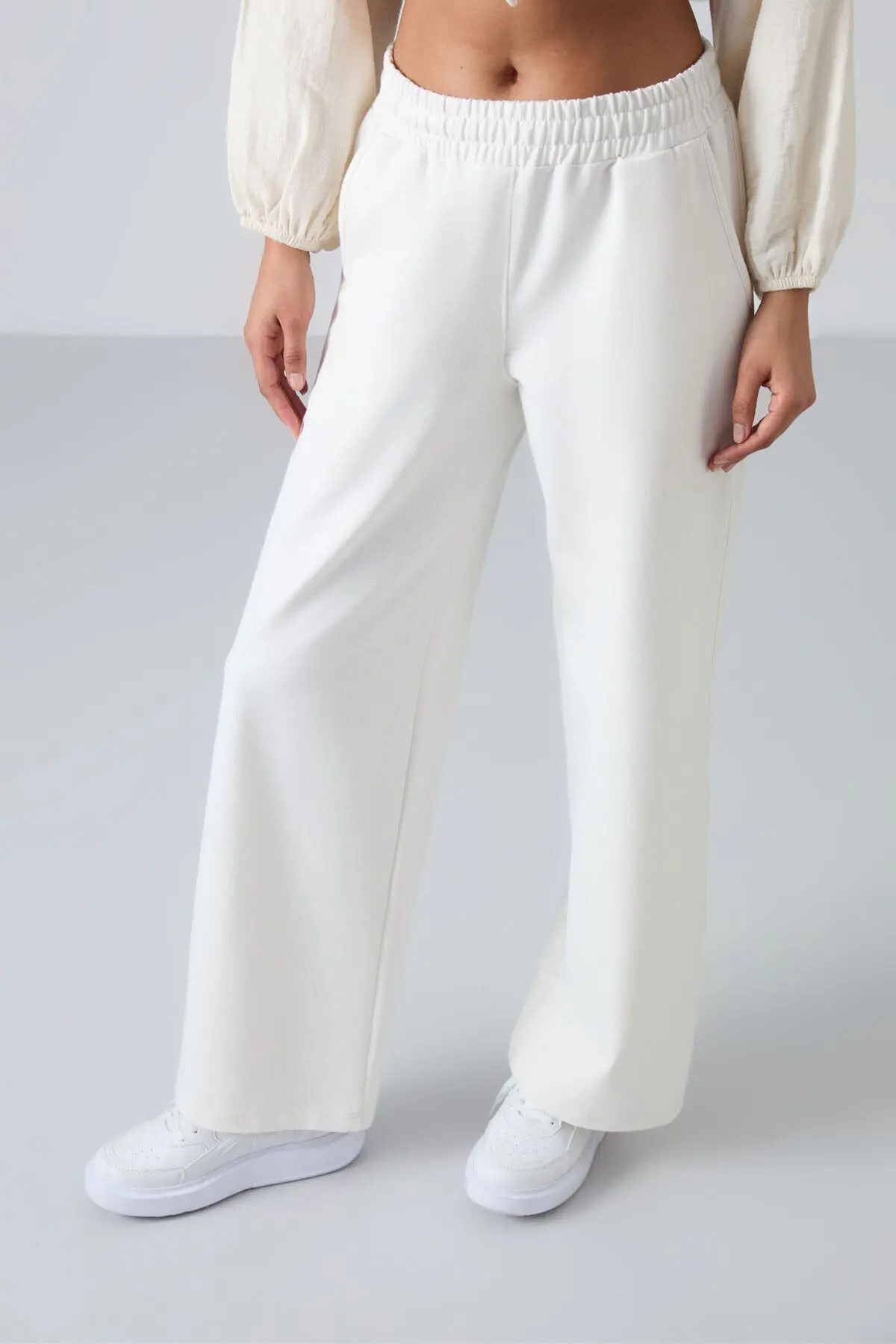 Ekru Yüksek Bel Cepli Rahat Form Geniş Paça Kadın Eşofman Alt - 94567