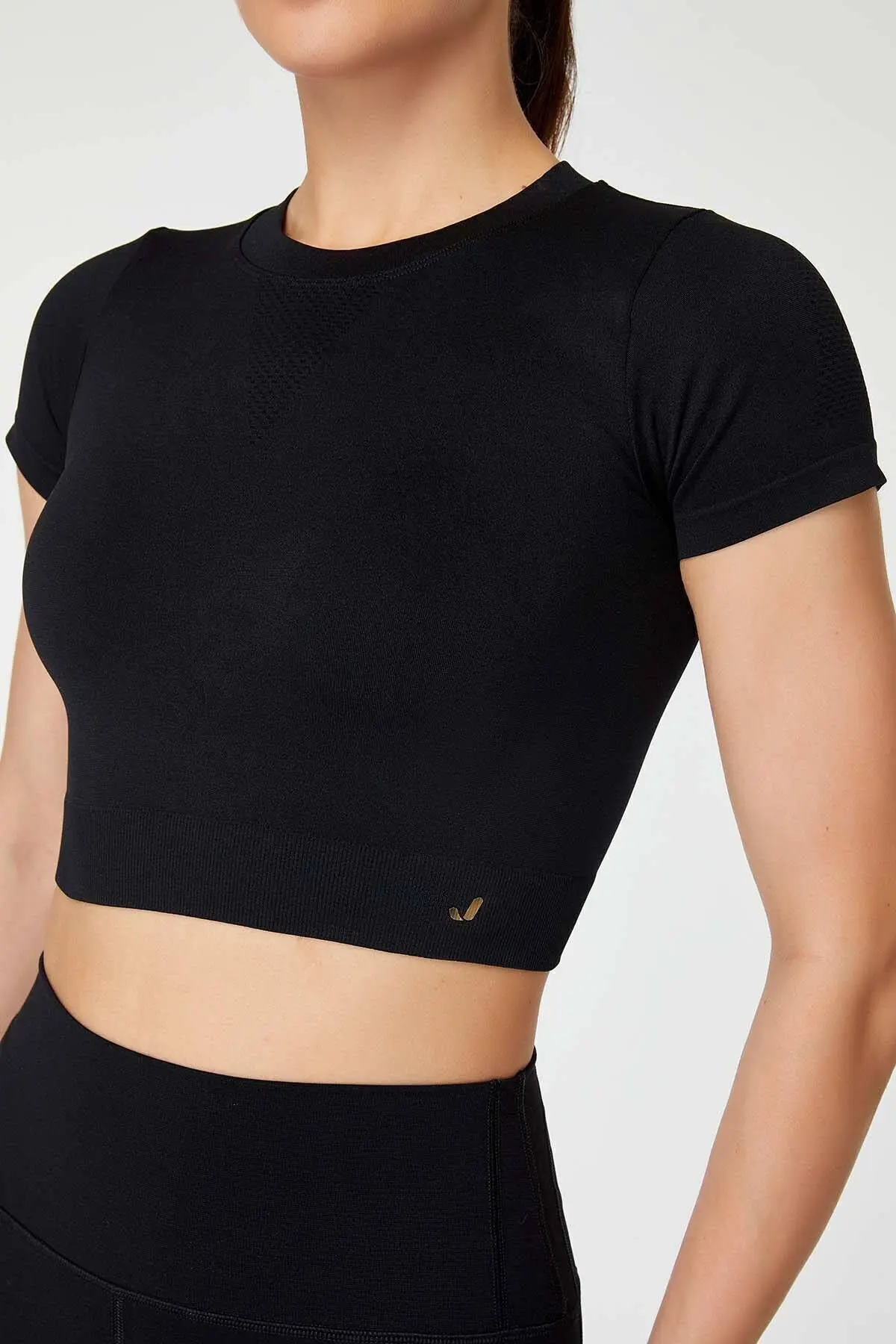 Captiva Yumuşak Dokulu & Esnek Crop Top Siyah