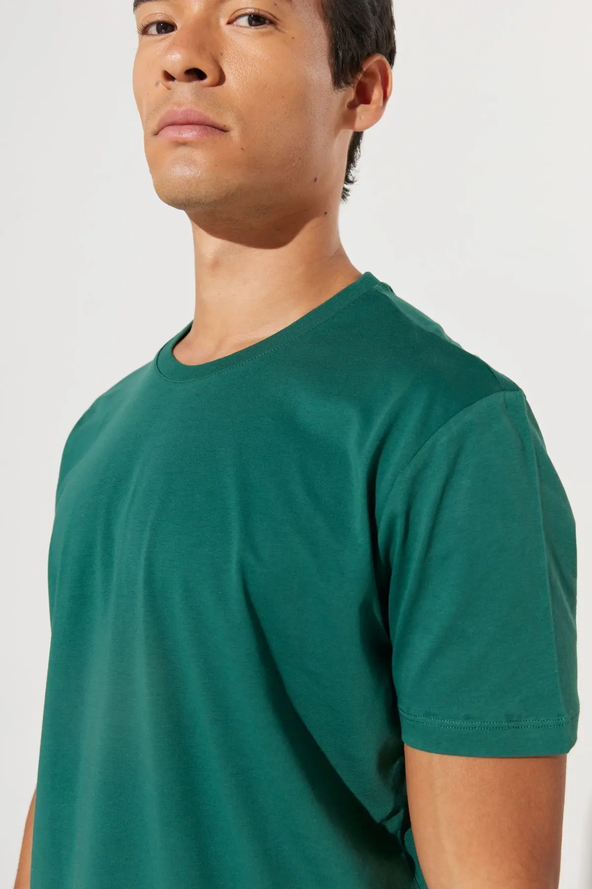 Erkek Koyu Yeşil Slim Fit Dar Kesim %100 Pamuk Bisiklet Yaka Basic Tişört