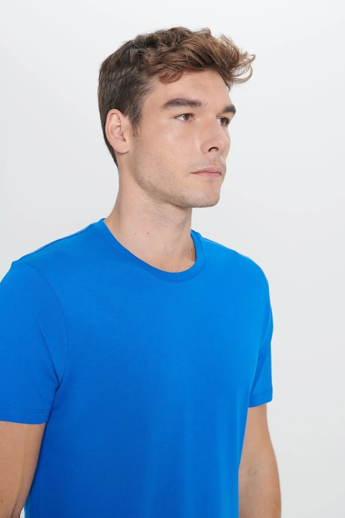 Erkek Saks Mavi %100 Pamuk Slim Fit Dar Kesim Bisiklet Yaka Basic Tişört